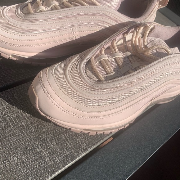 Pink Nike Air Max - Picture 6 of 8